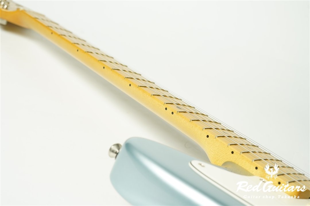 Model JM. Glassy #093 - Ice Blue Metallic